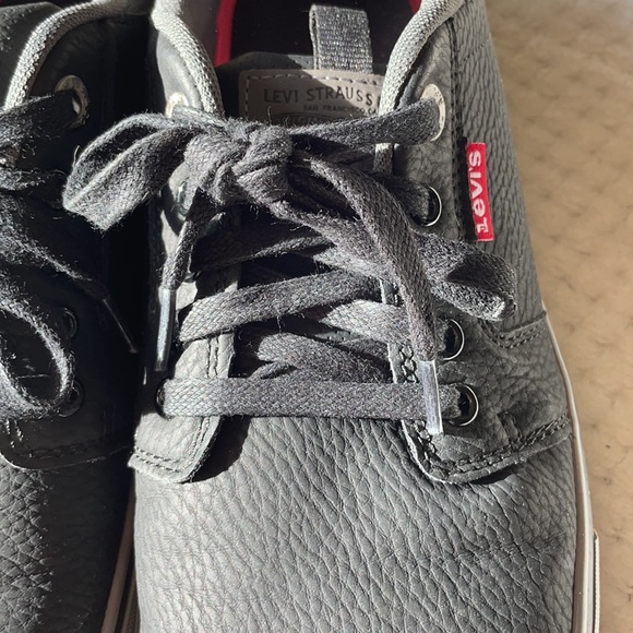 Levi’s Lace-Up, Black Shoes, Worn Once, Levi’s Comfort Line, Size 9.5 - Picture 5 of 10